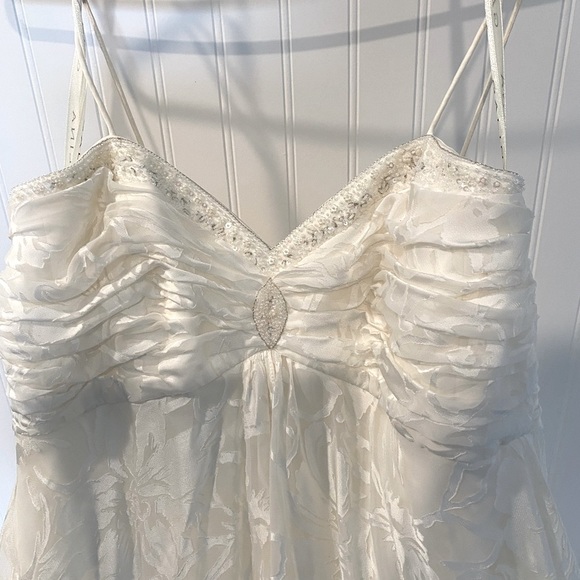 Wedding Gown, 14W David’s Bridal, Ivory - Picture 2 of 6